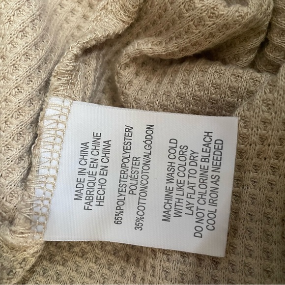 O'Neill Cream Athletic Shorts with High-Waisted Fit and Tailored Appearance - Picture 6 of 6